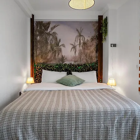 Appartamento Forest Inspired Designed 1br Luxury Flat In Tomtom Provincia di Istanbul