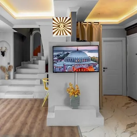Chic And Modern Flats In Firuzga, Beyoglu *