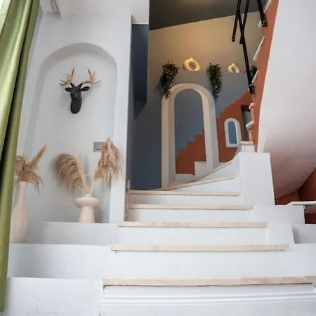 Chic And Modern Flats In Firuzga, Beyoglu Istanboel