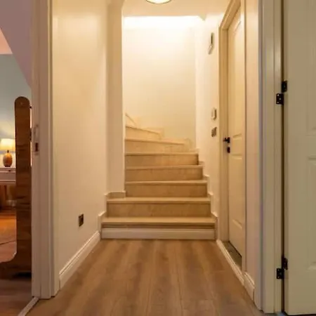 Chic And Modern Flats In Firuzga, Beyoglu Appartement Istanboel