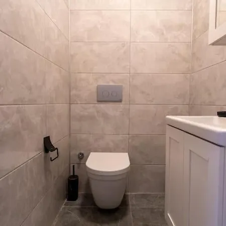 Chic And Modern Flats In Firuzga, Beyoglu